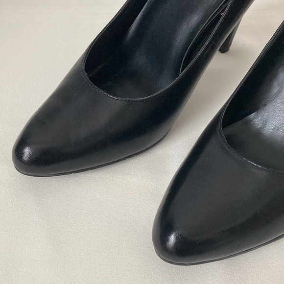 Moda Fire Black Pumps - Picture 4 of 9